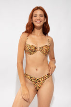 Cargar imagen en el visor de la galería, Model Front: Rio De Sol Bas Bottom Yellow-Feline Nara
