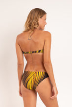 Cargar imagen en el visor de la galería, Model Back: Rio De Sol Haut Top Luxor Bandeau-Joy

