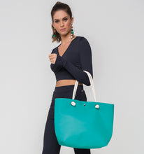 Cargar imagen en el visor de la galería, Image 02: Uv Line Sac De Plage Silicone Bag Turquesa
