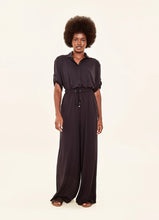 Cargar imagen en el visor de la galería, Model Front: Uv Line Pantalon De Plage Pantalona Preto Upf50+
