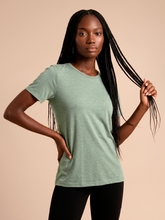 Cargar imagen en el visor de la galería, Gallery: Uv Line T-Shirt T-Shirt Fem New Fit Mix Green Upf50+
