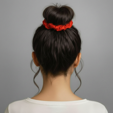 Cargar imagen en el visor de la galería, Model Back: Rio De Sol Chouchou Rouge Scrunchie
