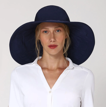 Cargar imagen en el visor de la galería, Model Front: Uv Line Chapeau Souple/Capeline Beverly Hills Marinho Upf50+
