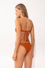 Cargar imagen en el visor de la galería, Model Back: Rio De Sol Ensemble Set Ferrugo Juliette Leblon
