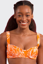 Cargar imagen en el visor de la galería, Gallery: Rio De Sol Haut Top Trail-Orange Amelia
