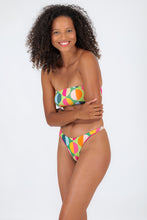 Cargar imagen en el visor de la galería, Model Front: Rio De Sol Bas Bottom Garden-City Nice-Fio
