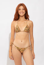 Cargar imagen en el visor de la galería, Model Front: Rio De Sol Bas Bottom Yellow-Feline Lacinho
