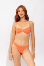 Cargar imagen en el visor de la galería, Model Front: Rio De Sol Bas Bottom Tribu-Flow Nice

