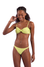 Cargar imagen en el visor de la galería, Image 04: Rio De Sol Ensemble Set Bora-Citrus Bandeau-Joy Leblon-Fio
