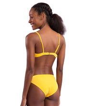 Cargar imagen en el visor de la galería, Image 07: Rio De Sol Ensemble Set Malibu-Yellow Balconet Essential-Comfy
