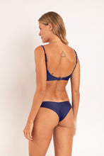 Cargar imagen en el visor de la galería, Model Back: Rio De Sol Bas Bottom Touch-Marinho Nice
