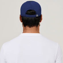 Cargar imagen en el visor de la galería, Model Back: Uv Line Casquette Cap Uv Pro Masc Navy Blue Upf50+
