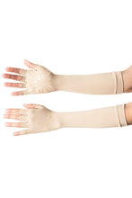 Cargar imagen en el visor de la galería, Model Front: Uv Line Gants Long Gloves Uni Chocolate Upf50+
