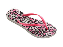 Cargar imagen en el visor de la galería, Model Front: Havaianas Tongs Slim Animals White/Rose

