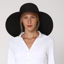 Cargar imagen en el visor de la galería, Model Front: Uv Line Chapeau Souple/Capeline Beverly Hills Preto Upf50+
