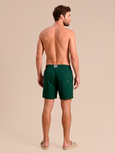 Cargar imagen en el visor de la galería, Model Back: Uv Line Bermuda / Short Pour Homme Shorts Acqua Boxer Military Green Upf50+
