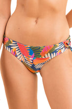 Cargar imagen en el visor de la galería, Gallery: Rio De Sol Bas Bottom Jungle Madrid
