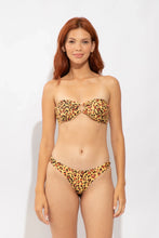 Cargar imagen en el visor de la galería, Model Front: Rio De Sol Bas Bottom Yellow-Feline Essential
