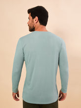 Cargar imagen en el visor de la galería, Model Back: Uv Line T-Shirt Longsleeve New Fit Masc Verde Agua Upf50+
