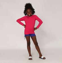 Cargar imagen en el visor de la galería, Model Front: Uv Line T-Shirt Longsleeve Uvpro Kids Pink Upf50+
