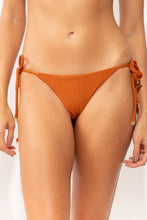 Cargar imagen en el visor de la galería, Gallery: Rio De Sol Bas Bottom Ferrugo Cheeky-Tie
