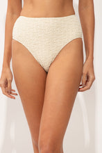 Cargar imagen en el visor de la galería, Gallery: Rio De Sol Bas Bottom Brisa-Offwhite Hotpants
