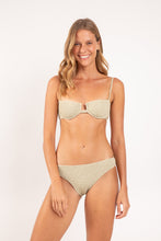 Cargar imagen en el visor de la galería, Model Front: Rio De Sol Bas Bottom Brisa-Pistache Essential-Comfy
