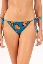 Cargar imagen en el visor de la galería, Gallery: Rio De Sol Bas Bottom Luma Frufru
