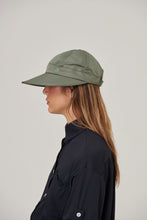 Cargar imagen en el visor de la galería, Image 02: Uv Line Casquette Visor Nice Fem Militar Green Upf50+
