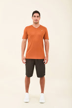 Cargar imagen en el visor de la galería, Model Front: Uv Line T-Shirt Pour Homme T-Shirt Sport Fit Caramelo Upf50+
