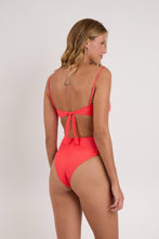 Cargar imagen en el visor de la galería, Model Back: Rio De Sol Ensemble Set Malibu-Folia Bandeau-Iris Highwaist-Spin-Iris
