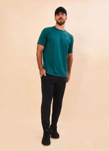 Cargar imagen en el visor de la galería, Model Front: Uv Line T-Shirt Pour Homme T-Shirt New Fit Masc Petroleo Upf50+
