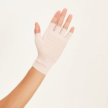 Cargar imagen en el visor de la galería, Model Back: Uv Line Gants Short Gloves Anti-Aging Uni Nude Upf50+

