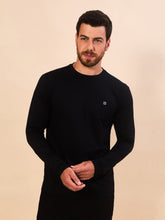 Cargar imagen en el visor de la galería, Model Front: Uv Line T-Shirt Longsleeve Skin Infratherm Masc Preto Upf50+
