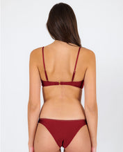 Cargar imagen en el visor de la galería, Image 06: Rio De Sol Ensemble Set Shimmer-Divino Bandeau-Knot Essential
