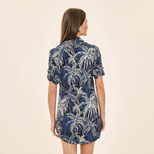 Cargar imagen en el visor de la galería, Model Back: Uv Line Chemise Shirtdress Coqueiros Marinho Upf50+
