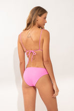 Cargar imagen en el visor de la galería, Model Back: Rio De Sol Bas Bottom Crespinho-Rosa Essential-Comfy
