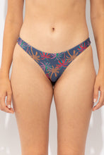 Cargar imagen en el visor de la galería, Gallery: Rio De Sol Bas Bottom Coqueiro Essential
