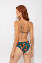 Cargar imagen en el visor de la galería, Model Back: Rio De Sol Bas Bottom Luma Essential-Comfy

