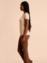 Cargar imagen en el visor de la galería, Image 03: Uv Line T-Shirt T-Shirt Fem New Fit Fem Sand Upf50+
