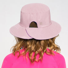 Cargar imagen en el visor de la galería, Model Back: Uv Line Chapeau Souple/Capeline Hat California Inf Baby Raspberry Upf50+

