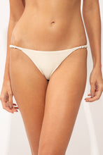 Cargar imagen en el visor de la galería, Gallery: Rio De Sol Bas Bottom Malibu-Natural Essential-Noa
