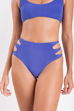 Cargar imagen en el visor de la galería, Image 06: Rio De Sol Bas Bottom Malibu-Indigo Highwaist-Spin
