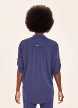 Cargar imagen en el visor de la galería, Model Back: Uv Line Chemise Shirt Copa Navy Blue Upf50+
