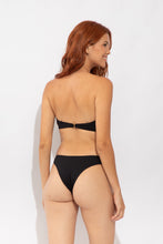 Cargar imagen en el visor de la galería, Model Back: Rio De Sol Bas Bottom Solar-Black Essential
