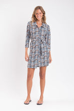 Cargar imagen en el visor de la galería, Model Front: Rio De Sol Chemise Ikat Chemise
