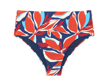 Cargar imagen en el visor de la galería, Product Front: Rio De Sol Bas Bottom Leaves Hotpants
