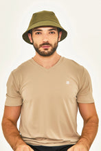 Cargar imagen en el visor de la galería, Model Front: Uv Line Bob Hat Toronto Colors Masc Military Green Upf50+
