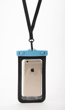 Cargar imagen en el visor de la galería, Model Back: Seawag Sac De Plage Waterproof Case Blue
