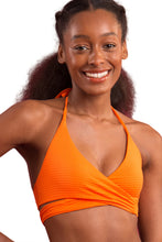 Cargar imagen en el visor de la galería, Gallery: Rio De Sol Haut Top Dots-Orange Kate
